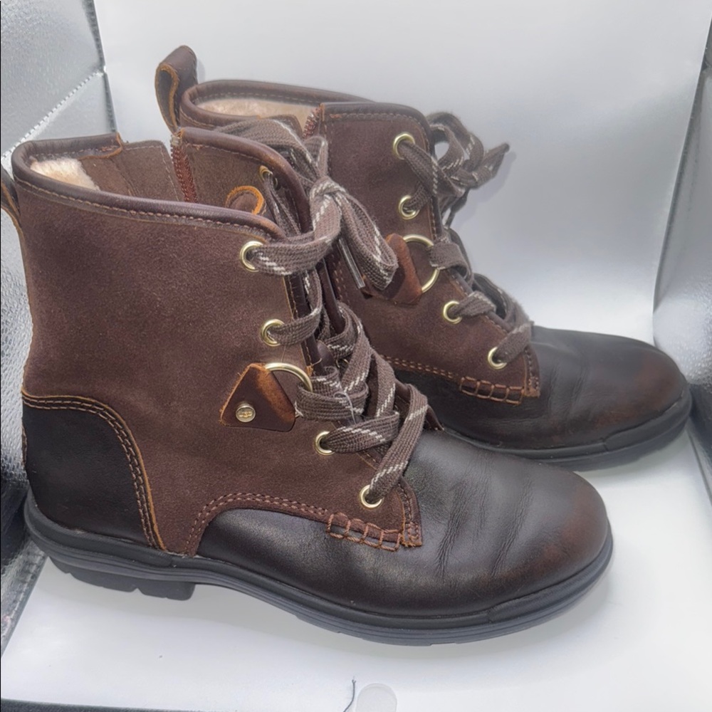 UGG Kids Brown Boots Pre Owned In Good Condition - Picture 3 of 9